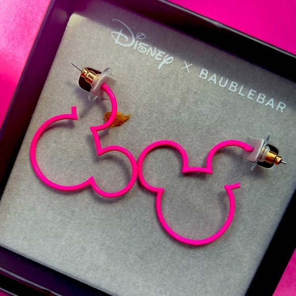 Disney Earrings Never Worn Purchased in Disney - Picture 1 of 4